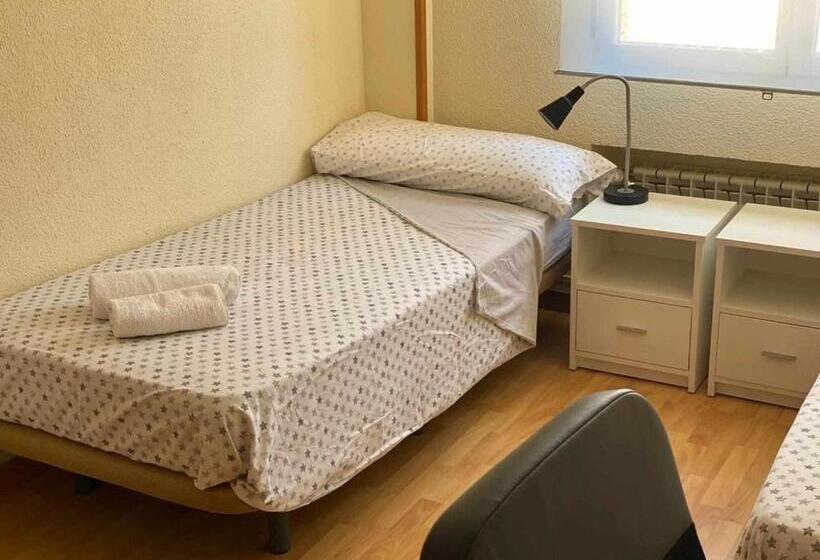 اتاق استاندارد, Residencia 12 Octubre