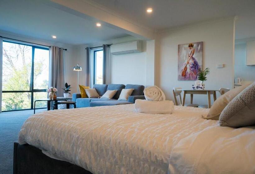 Bungalow Deluxe, Amazing Sea Views Luxury Guest House