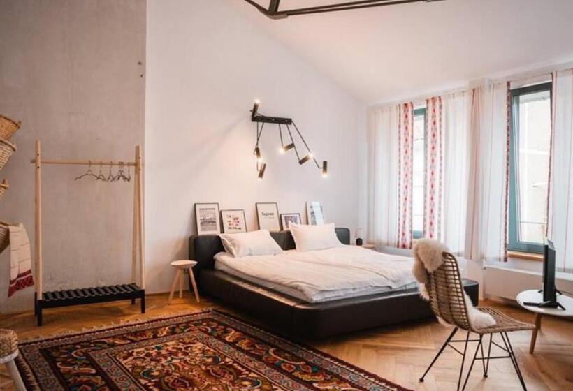 غرفة قياسية, Camino Home 2