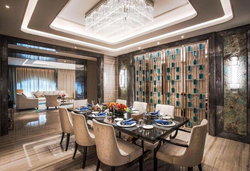 Королевский Люкс, Narcissus Al Hamra Hotel Jeddah