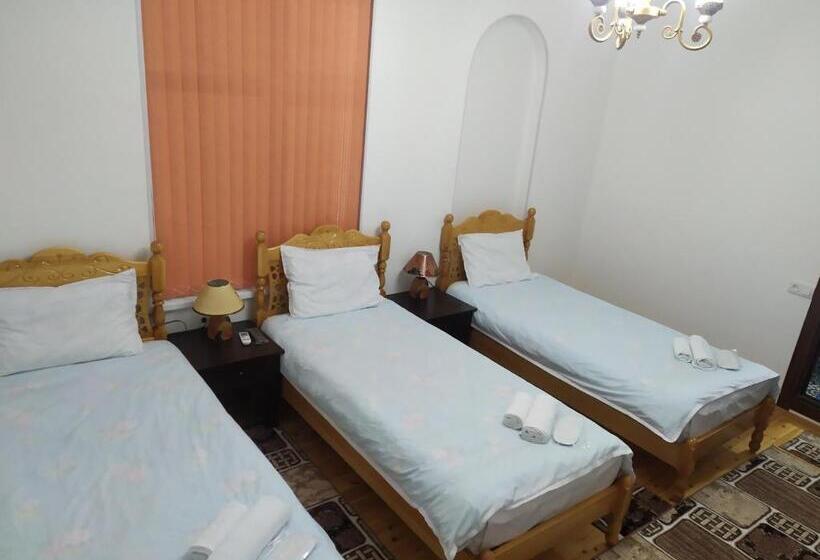 اتاق لوکس سه تخته, Ravshan Boutique