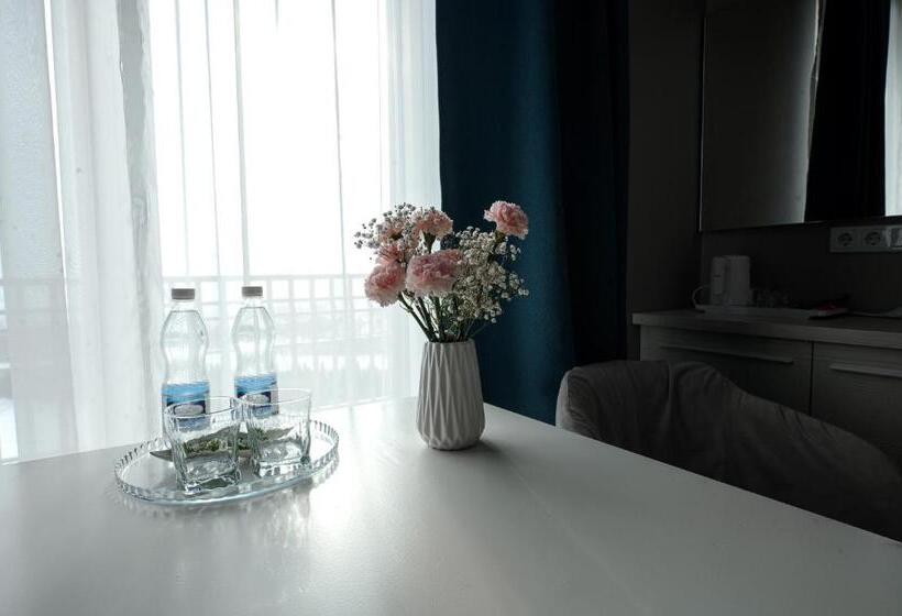 استودیوی استاندارد, Rivoli