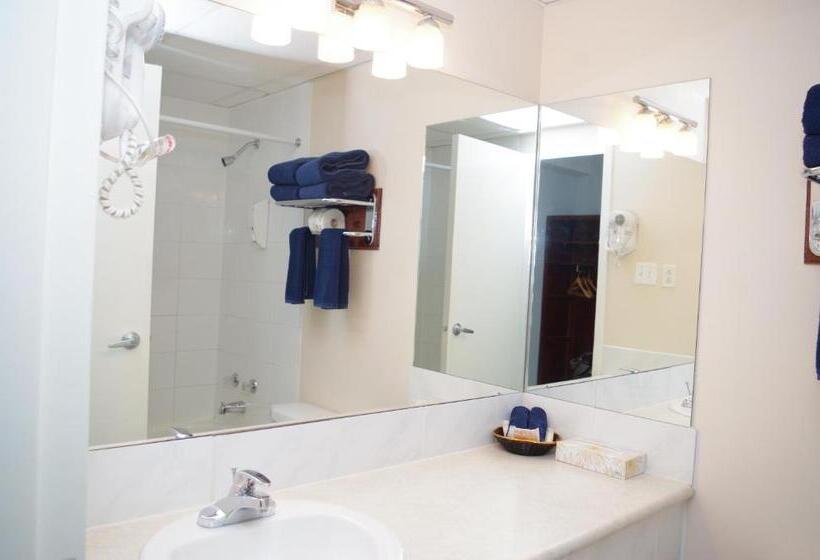 Номер Стандарт 2 Двуспальные Кровати, Causeway Bay Hotel Sparwood