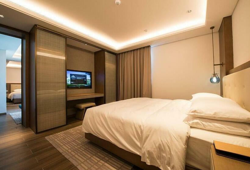 Люкс Повышенной Комфортности, Wingate By Wyndham Hainan Chengmai