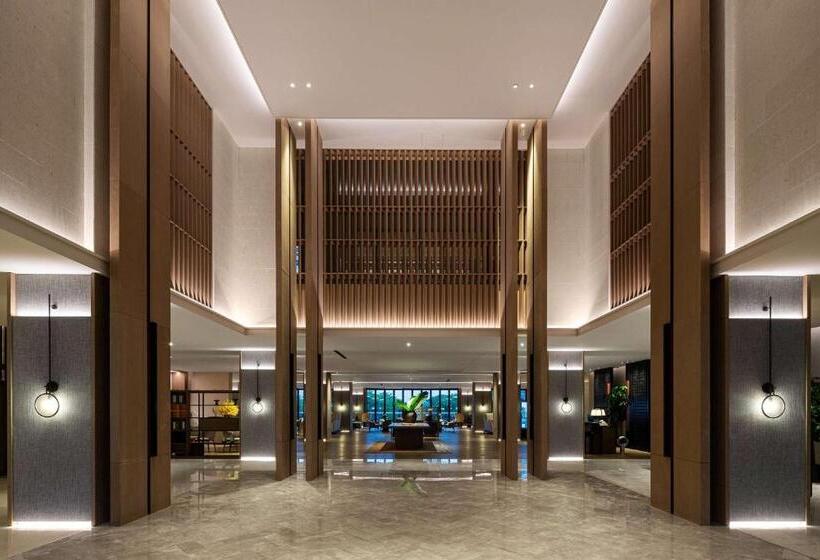 Номер Премиум, Wingate By Wyndham Hainan Chengmai