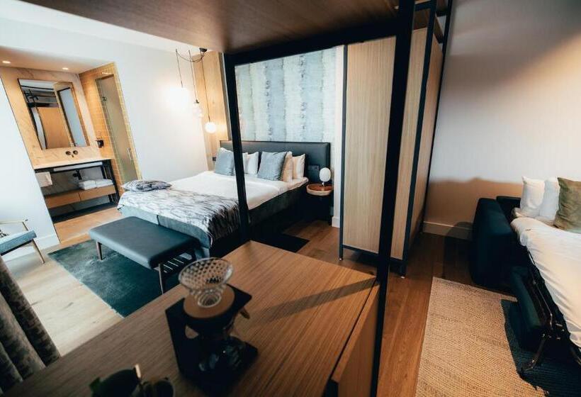 Семейный Номер, Cityhotel Wood