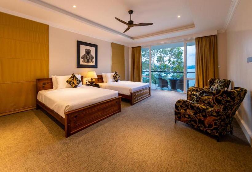 اتاق لوکس با چشم‌انداز دریاچه, Villa Serenity