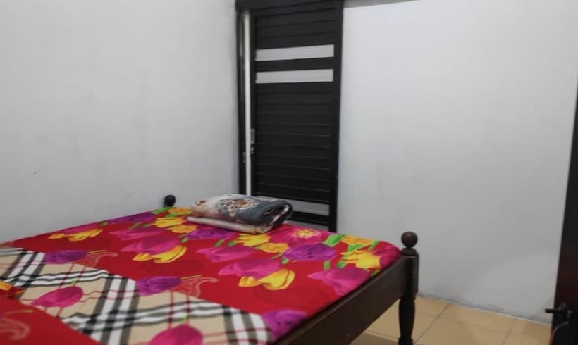 Кровать в Общей Комнате, Homestay Rahayu