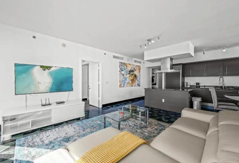 带大床的套房, Icon Brickell Residences
