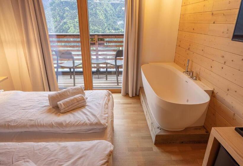 Номер Стандарт с Балконом, Giallo Dolomiti Wellness
