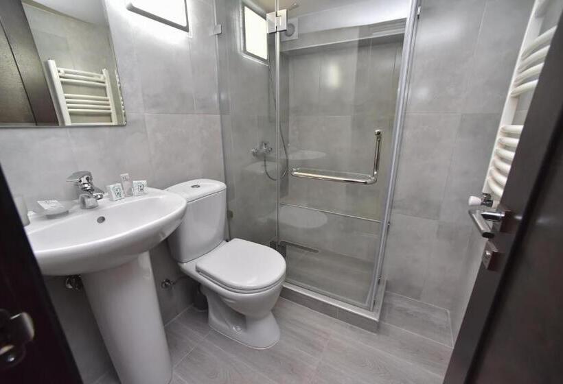 컴포트 트리플 룸, Good Hotel Yerevan