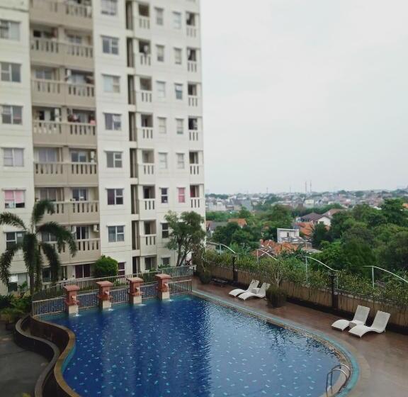 Superior Oda, De Green Inn Kebon Jeruk