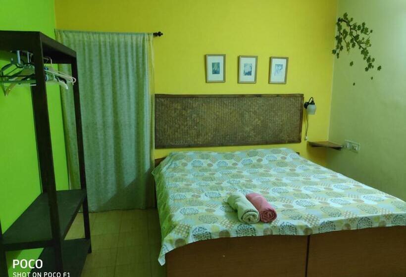 اتاق لوکس با بالکن, Hidden Heart Guest House