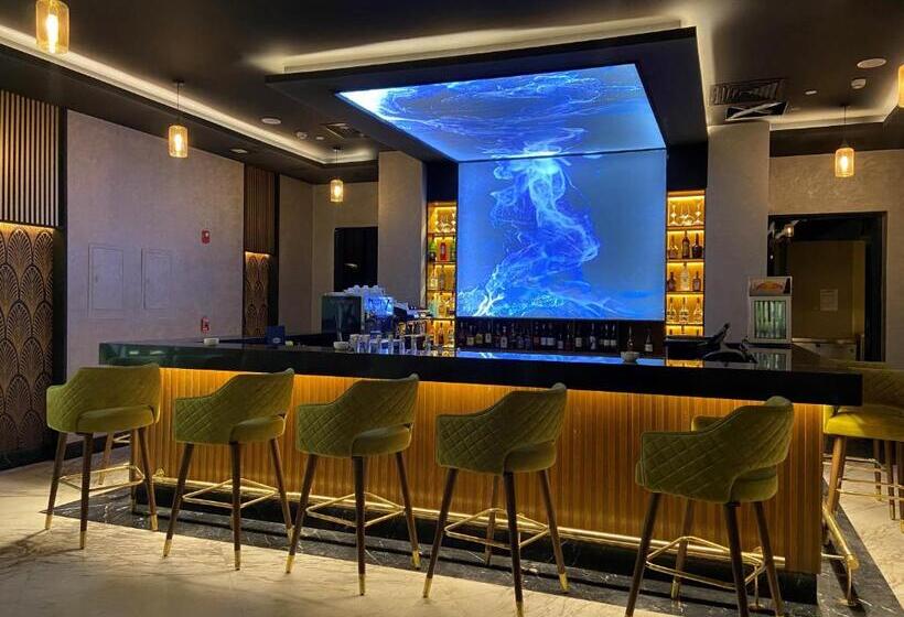 اتاق لوکس با تخت بزرگ, Mövenpick Hotel Cairo   Media City