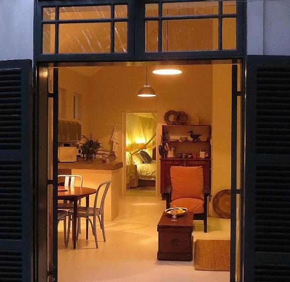 Дом 1 Спальня, The Olive Thrush Cottage