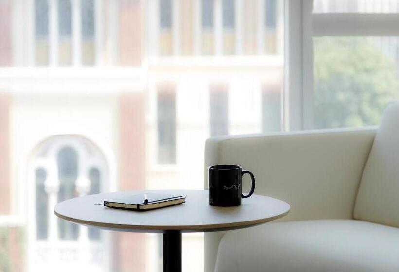 استودیوی استاندارد, Innside By Meliá Milano Torre Galfa