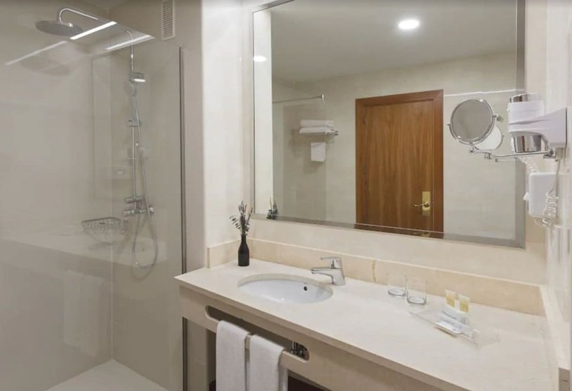 اتاق استاندارد سه نفره, Elba Madrid Alcala