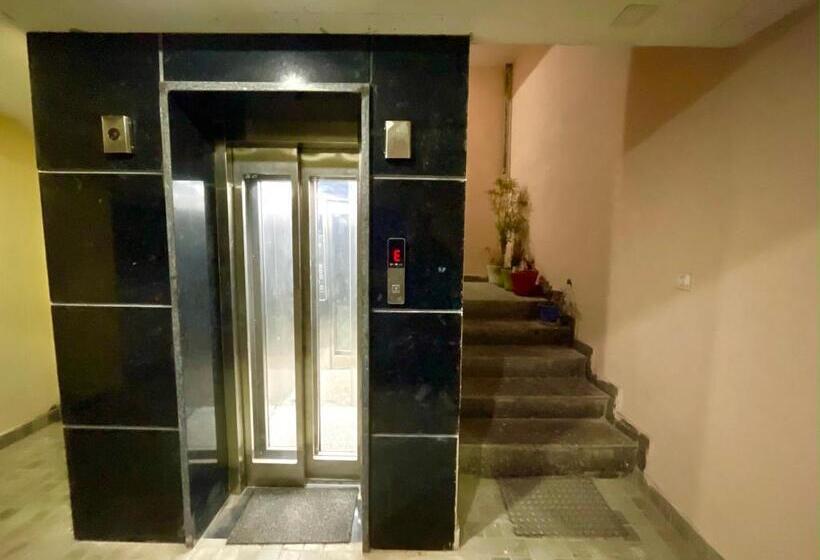 带阳台的豪华间, Kedar Inn