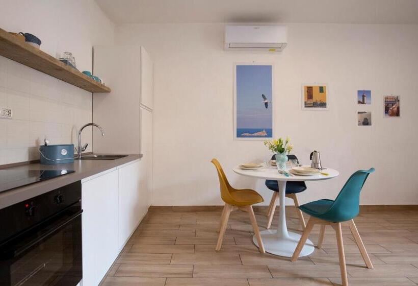 اتاق سوپریور خانوادگی, Indarsena B&b