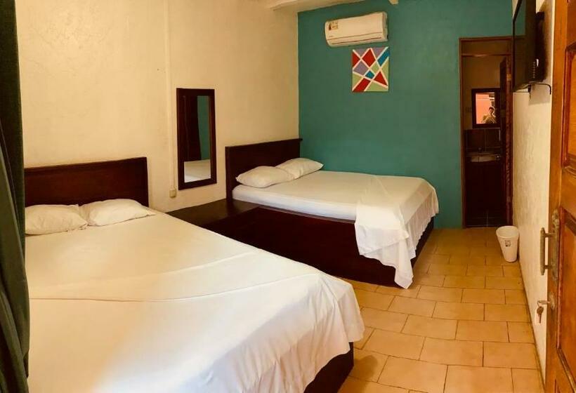 اتاق استاندارد سه نفره, Cabinas Jacomar