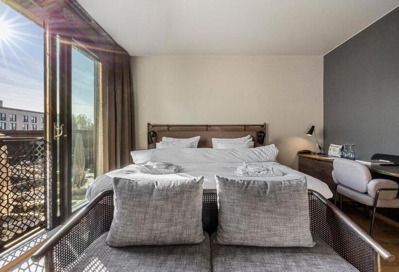 Номер Deluxe Кровать Кинг, Lily Country Club