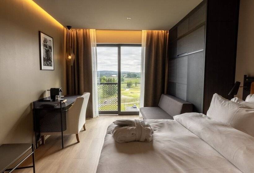 Семейный Номер, Lily Country Club