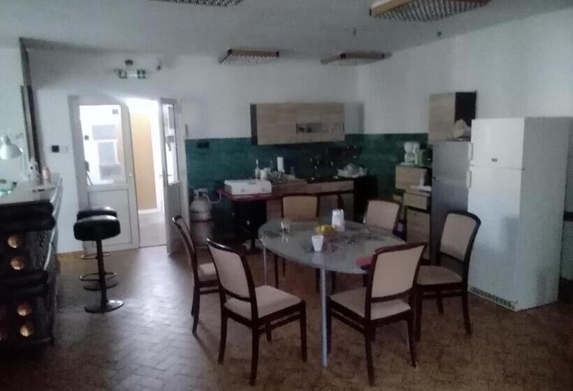 Номер Стандарт, Parti Sétány Vendégház