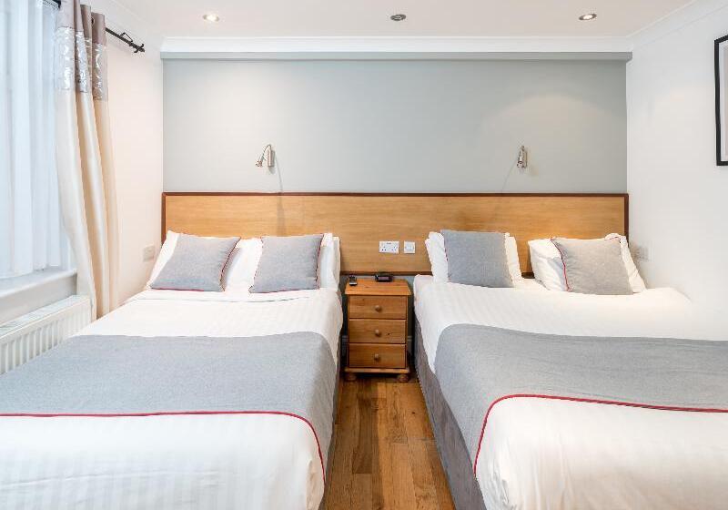Четырехместный Номер Deluxe, Apollo Hotel Kings Cross