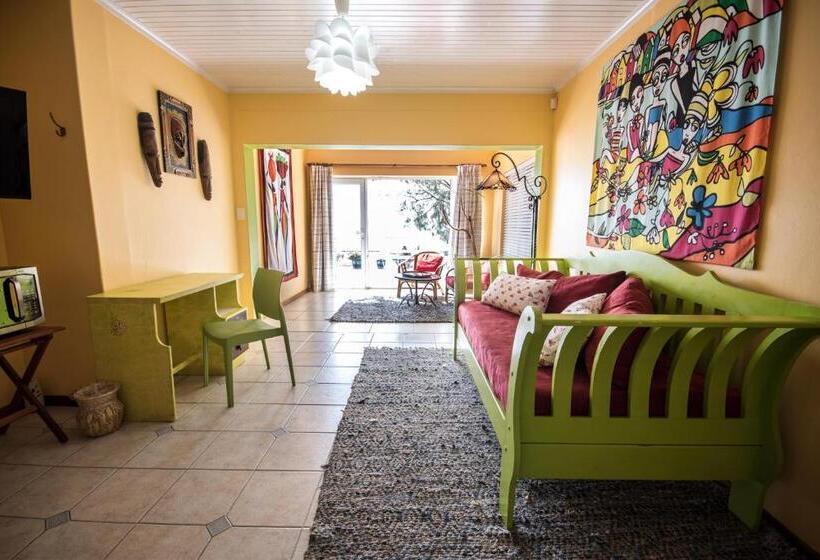 اتاق خانوادگی با چشم‌انداز دریا, Lagoon Loge