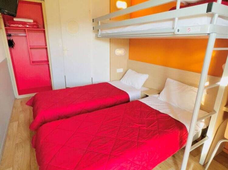 Номер Стандарт, Premiere Classe St Quentin En Yvelines Elancourt