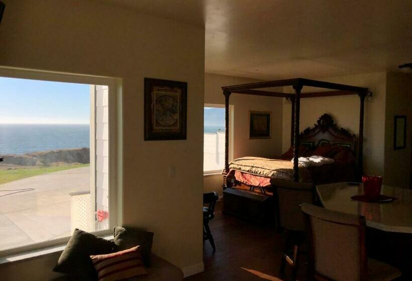 Люкс Вид на Море, The Castle Inn Of The Lost Coast