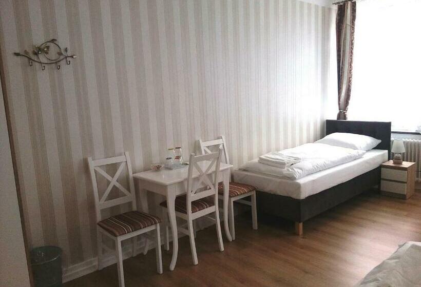 家庭房间共用浴室, Liahof