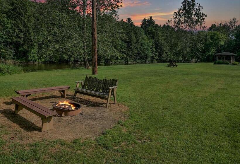 Люкс, Rough Cut Lodge