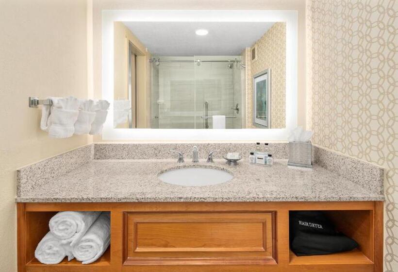 Executive-huone King-vuode, Doubletree By Hilton Fort Myers At Bell Tower Shops