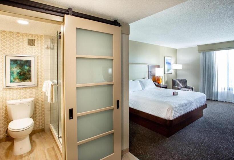 Standard-invahuone, Doubletree By Hilton Fort Myers At Bell Tower Shops