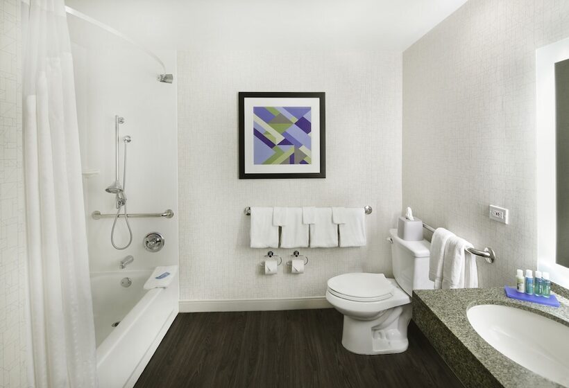 Suite, Holiday Inn Express Hotel & Suites Fisherman S Wharf, An Ihg