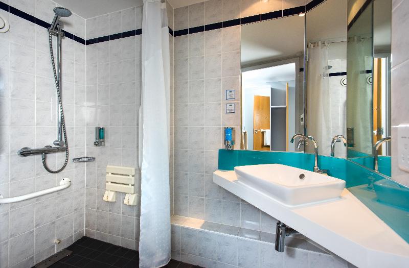 Номер Стандарт Адаптированный для Инвалидов, Holiday Inn Express   Glasgow Airport, An Ihg