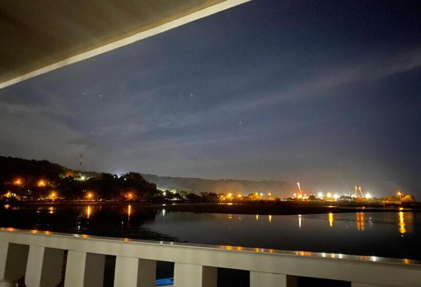 Люкс Вид на Море, Y Restaurante Costa Del Sol