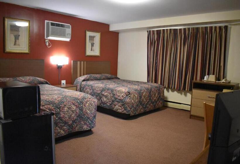 带2个双人床的标准工作室, South Hills Motel