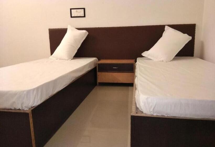 标准间, Zero Mile Rooms