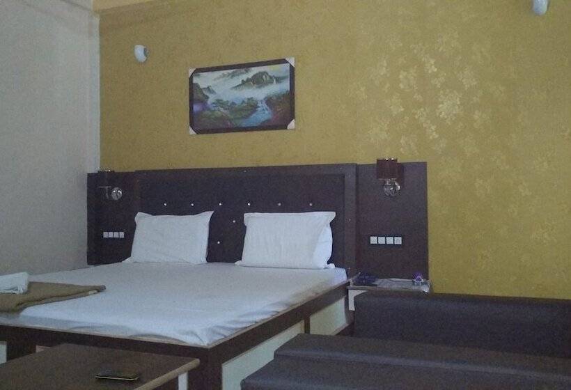 豪华房间, Zero Mile Rooms
