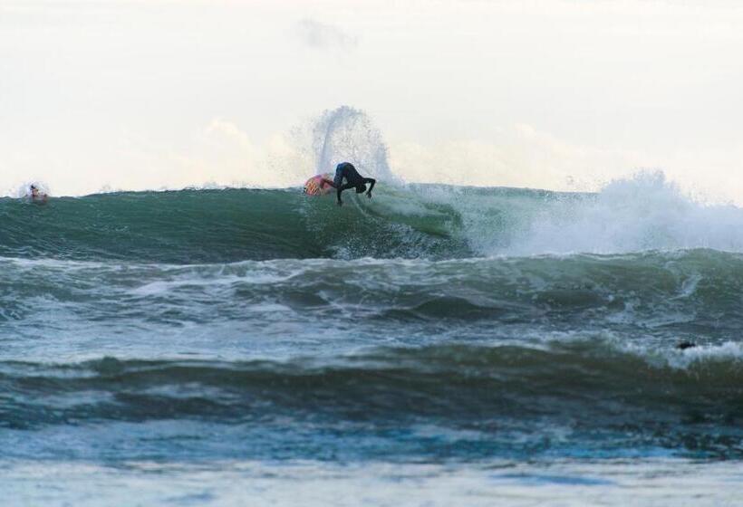 デラックスルーム, Medewi Secret Surfcamp