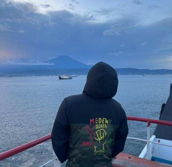 デラックスルーム, Medewi Secret Surfcamp