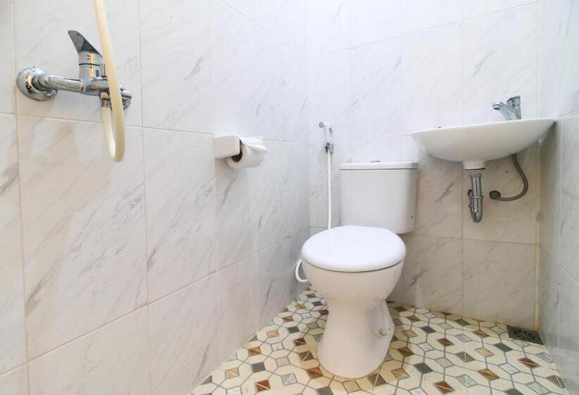 Номер Deluxe, Reddoorz At Hotel Putra Perdana Klaten