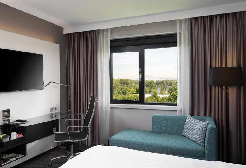 Chambre Supérieure Lit King Size, Courtyard By Marriott Amsterdam Airport