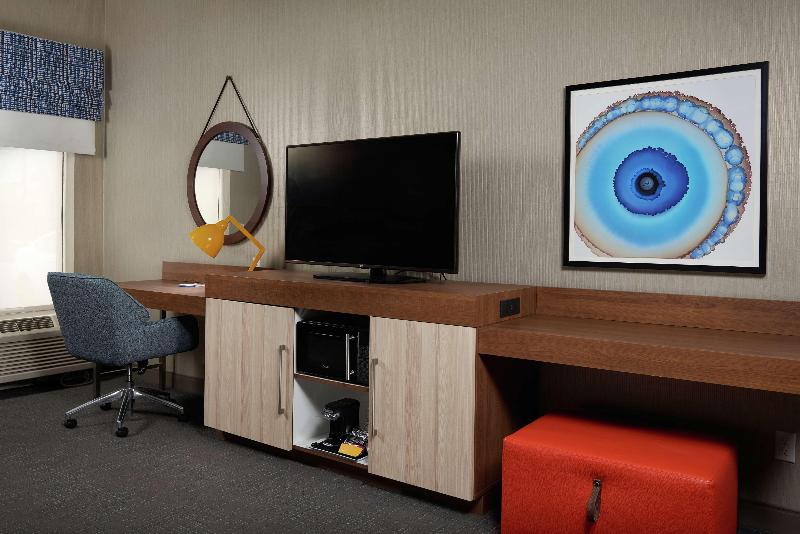 스탠다드 룸 킹사이즈 침대, Hampton Inn Niagara Falls