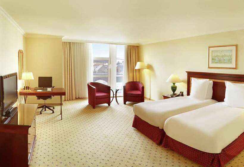 اتاق خانوادگی, Hilton Prague