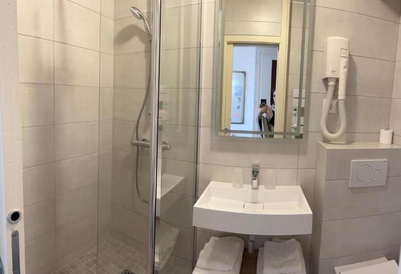 Номер Комфорт, Logis Hôtel Des Messageries