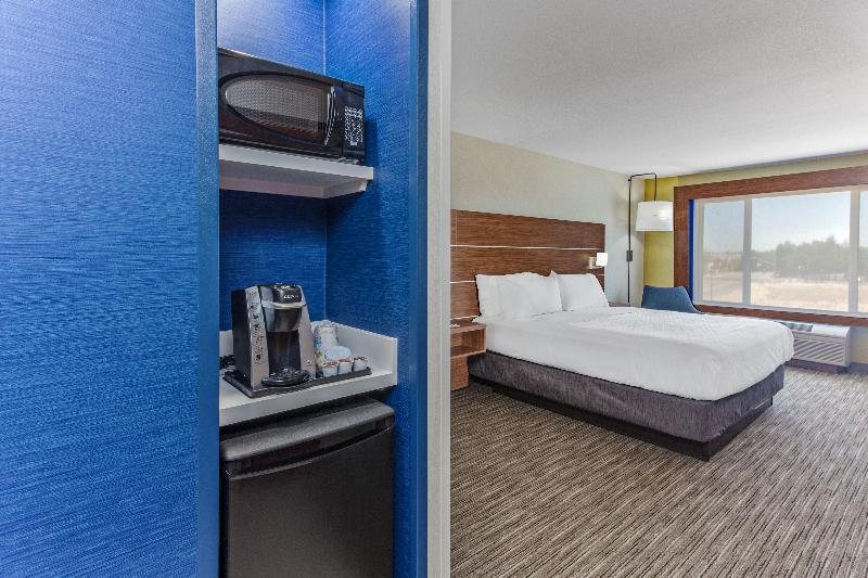 Номер Стандарт Кровать Кинг Адаптированный для Инвалидов, Holiday Inn Express Elk Grove West I 5, An Ihg