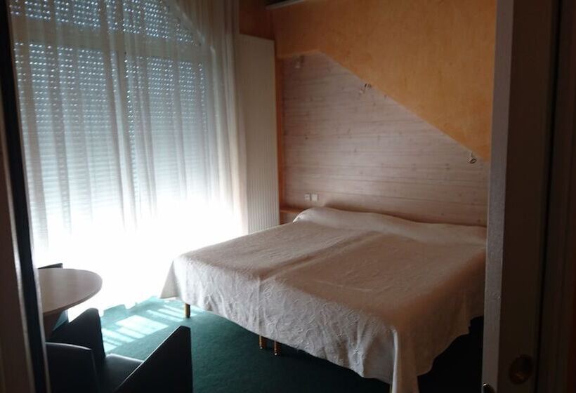 Номер Стандарт, Logis Hôtel Parenthèse, Restaurant & Spa